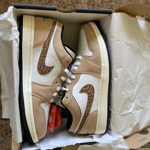 Brand New Air Jordan Low Elephant Size 8.5 Men’s